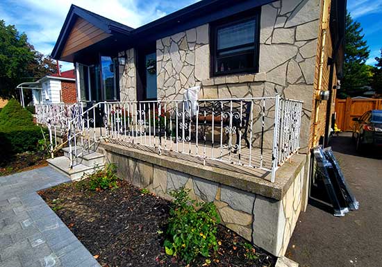 Stairs-Railings-Installation-In-Newmarket